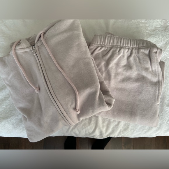 Aritzia terry sweat set. - Picture 1 of 11